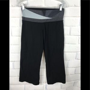 lululemon athletica Pants - Lululemon reversible Groove crops 6 Black lululemon athletica Pants - Lululemon reversible Groove crops 6 Black